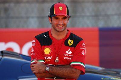 Карлос Сайнс - Карлос Сайнс: Надеюсь, мы с Ferrari договоримся - f1news.ru - Сингапур