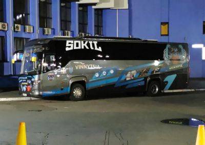 Как в Украине работает необычный автобус - с соколом на борту - autocentre.ua - Украина - Шанхай