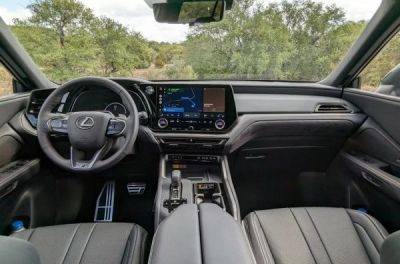 Lexus TX отримав квадратні підстаканники - news.infocar.ua