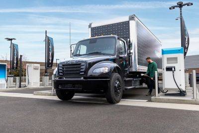 В производство запущен электрический грузовик Freightliner eM2 - autocentre.ua - Detroit