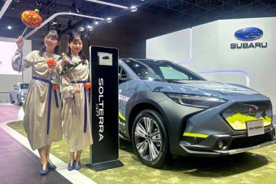 Subaru Solterra - Subaru Solterra обновлён на втором году жизни: сплюснутый руль и готовность к морозам - kolesa.ru - Китай - Сша - Япония