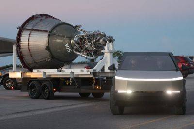 Ничего необычного, просто Tesla Cybertruck транспортирует полуторатонный двигатель SpaceX Raptor - itc.ua - Украина - штат Техас