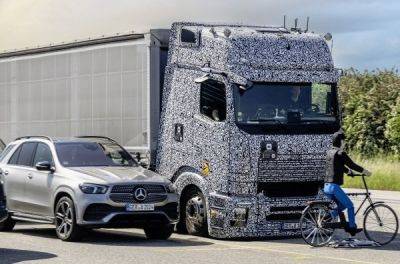Daimler Truck задає нові стандартні безпеки для вантажівок та автобусів - news.infocar.ua - Сша - Mercedes-Benz