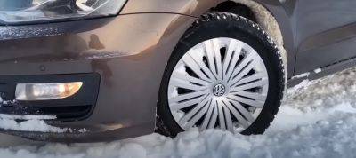 Это пригодится каждому водителю: что делать, если автомобиль буксует на льду или в снегу - hyser.com.ua - Украина - Google