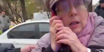 В России пенсионерка подожгла авто возле военкомата и кричала «Слава Украине» — видео - nv.ua - Украина - Россия - Санкт-Петербург