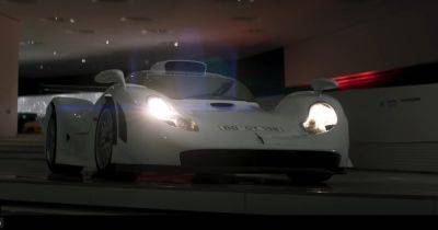 Уникальный суперкар Porsche выехал на дороги впервые за много лет (видео) - focus.ua - Украина