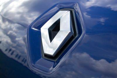 Российские автодилеры подали в суд на Renault - autostat.ru - Москва - Россия