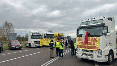 Украина объявила о подготовке эвакуации водителей с границы с Польшей - autocentre.ua - Украина - Евросоюз - Польша