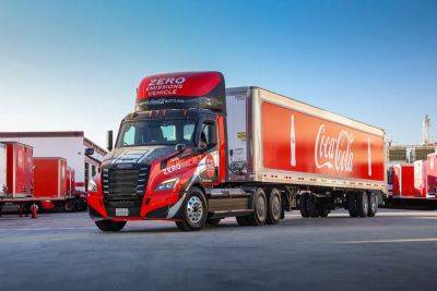 Сoca-Cola теперь будут развозить на электрических грузовиках Freightliner - autocentre.ua - Detroit