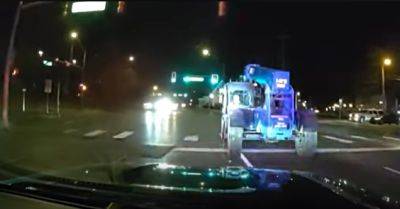В США подросток угнал погрузчик и протаранил 10 автомобилей (видео) - autocentre.ua - Сша - Usa - штат Мичиган