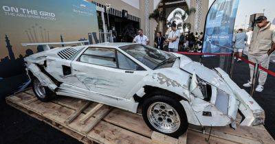Леонардо Ди-Каприо - Мартин Скорсезе - Разбитый суперкар Lamborghini ушел с молотка за $1,35 миллиона (видео) - focus.ua - Украина - Эмираты - Абу-Даби
