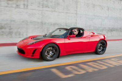 Tesla Roadster первого поколения теперь может построить любой желающий - kolesa.ru