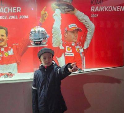 Кими Райкконен показал сыну музей Ferrari - f1news.ru - Швейцария
