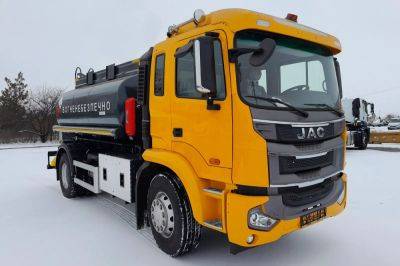 В Украине построили интересный автотопливозаправщик на шасси JAC N200 - autocentre.ua - Украина