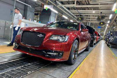 Stellantis прощается с седаном Chrysler 300: топ-версия С уже снята с производства - kolesa.ru - Канада - Сша - Россия