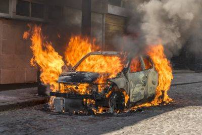 В Нетании возле детского сада взорвался автомобиль, водитель погиб - news.israelinfo.co.il