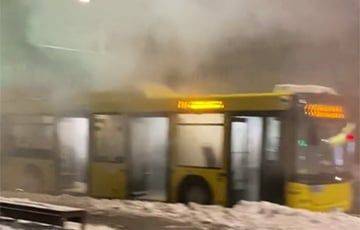 В Минске загорелся автобус МАЗ - charter97.org - Россия - Белоруссия - Минск