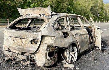 У брестчанина прямо на трассе дотла сгорел новый автомобиль BMW - charter97.org - Германия - Москва - Белоруссия - Минск