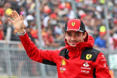 Шарль Леклер - Карлос Сайнс - В Ferrari предложили Леклеру контракт по формуле 3+2 - f1news.ru