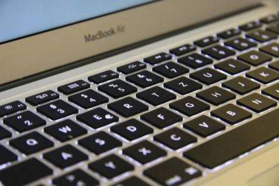 Apple обновляет iPad и MacBook Air в попытке остановить падение продаж — Bloomberg - minfin.com.ua - Украина