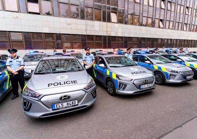Полиция Чехии получила первые в своей истории электромобили - vinegret.cz - Чехия - Прага