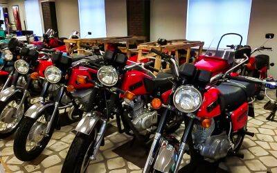 Собрали уникальную коллекцию мотоциклов Иж — каких тут только нет! - zr.ru - Россия