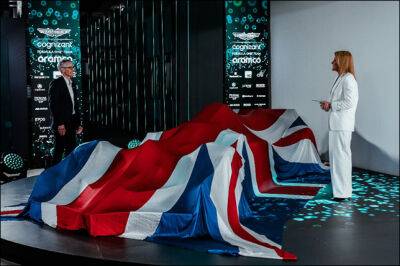 Фернандо Алонсо - Майк Крак - Презентации новых машин: Aston Martin AMR23 - f1news.ru - Англия