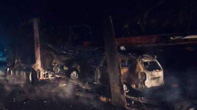 Новенькие Renault Duster сгорели на автовозе под Киевом - auto.24tv.ua - Киев - Румыния - с. Калиновка