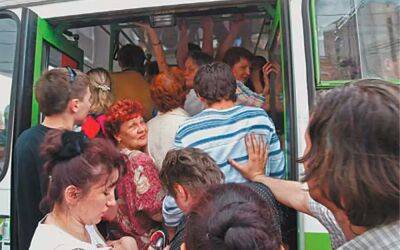 Пассажиры автобуса подрались из-за сухариков - zr.ru - Чебоксары