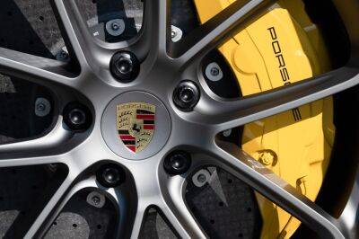 Porsche готовит большой семиместный кроссовер, который окажется на ступеньку выше Cayenne - kolesa.ru - Англия