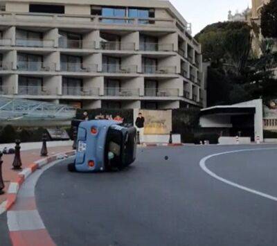 Citroen Ami - Citroen Ami перевернулся на знаменитой шпильке в Монако (видео) - autocentre.ua - Монако - Княжество Монако