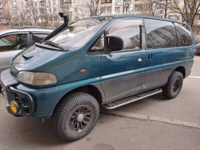 Mitsubishi Pajero - В Украину приехал интересный минивэн 4х4 - autocentre.ua - Киев - Украина - Южная Корея - Япония