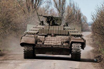 Украинские мастера модифицировали танк Т-64 – машина поехала в Бахмут - autocentre.ua - Украина