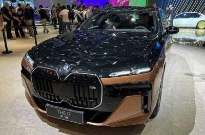 BMW представила заряджений електричний седан i7 M70 xDrive - news.infocar.ua - Шанхай
