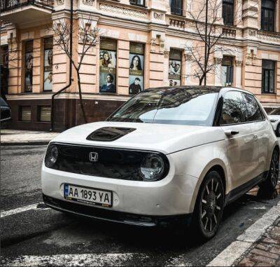 Электрокар Honda в ретро-стиле замечен на дорогах Украины (фото) - autocentre.ua - Киев - Украина