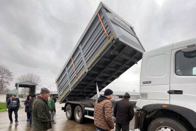 Агропредприятия получили новые украинские зерновозы AGRiLine - autocentre.ua - Украина