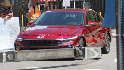 Обновленная Hyundai Elantra замечена на улицах Лос-Анджелеса (фото) - autocentre.ua - Корея - Лос-Анджелес