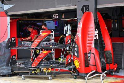 Шарль Леклер - Карлос Сайнс - Сайнс первым опробует новинки Ferrari - f1news.ru