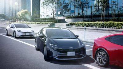 Toyota Prius - Toyota запустила программу обновления проданных автомобилей - autocentre.ua - Япония
