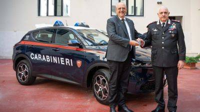 Alfa Romeo Tonale - Alfa Romeo Tonale приняли на службу в полицию Италии - autocentre.ua - Италия