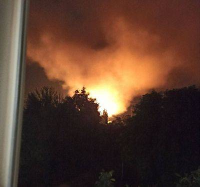 Бердянск взрывы 8 июня – на месте взрывов начался пожар – фото - apostrophe.ua - Украина - Россия - Бердянск