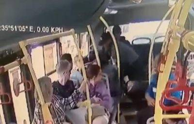 В соцсетях Твери распространяется видео драки в автобусе - afanasy.biz - Тверь