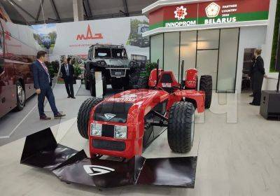 В Беларуси показали «Ferrari» из частей трактора (видео) - autocentre.ua - Белоруссия - Минск