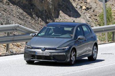 Обновленный Volkswagen Golf GTE заметили на дорожных тестах (фото) - autocentre.ua