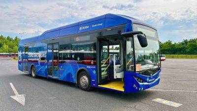 Первый в истории Праги водородный автобус начинает возить пассажиров - vinegret.cz - Чехия - Прага