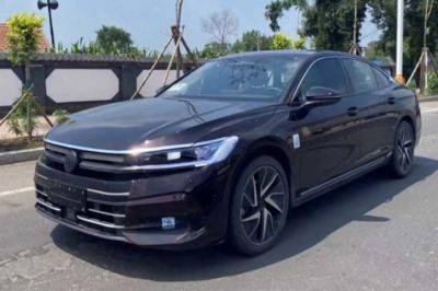 «Другой» новый Volkswagen Passat попался фотошпионам - kolesa.ru - Китай