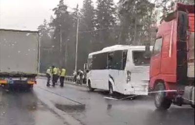 В ДТП под Тверью пострадал пассажир автобуса - afanasy.biz - Санкт-Петербург - Тверь