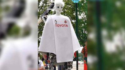 Toyota показала водородного робота-футболиста - autocentre.ua