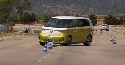 Новейший электрический минивэн Volkswagen разочаровал своей управляемостью (видео) - focus.ua - Украина