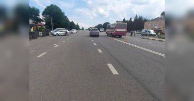 Ужасное ДТП под Луцком: водитель автобуса сбил двух детей на дороге, 10-летний мальчик впал в кому - fakty.ua - Украина